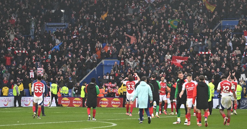 Arsenal's tweet photo. 🎶 We all follow the Arsenal over land and sea... 

And Leicester! 🎶 https://t.co/s7rcr7t6Tk