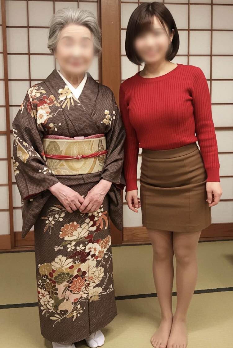 おばあちゃんが亡くなりました

今日は葬式です。
でも、私は行きません。

se×したいから。
どうしても今日の気分だから

まだ相手決まってないけど
個別連絡もらえた人と行きます。

こんな孫でごめんねおばあちゃん