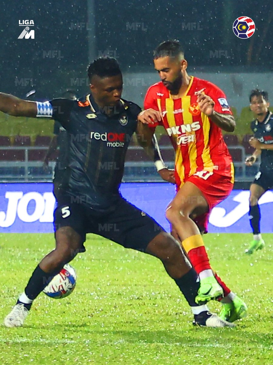 MFL_MY's tweet image. 📷 Aksi MFL Challenge Cup  2024-2025 | Perlawanan Akhir 1

Selangor FC 3-2 PDRM FC

#MFLChallengeCup2024-25 #DemiLigaKita