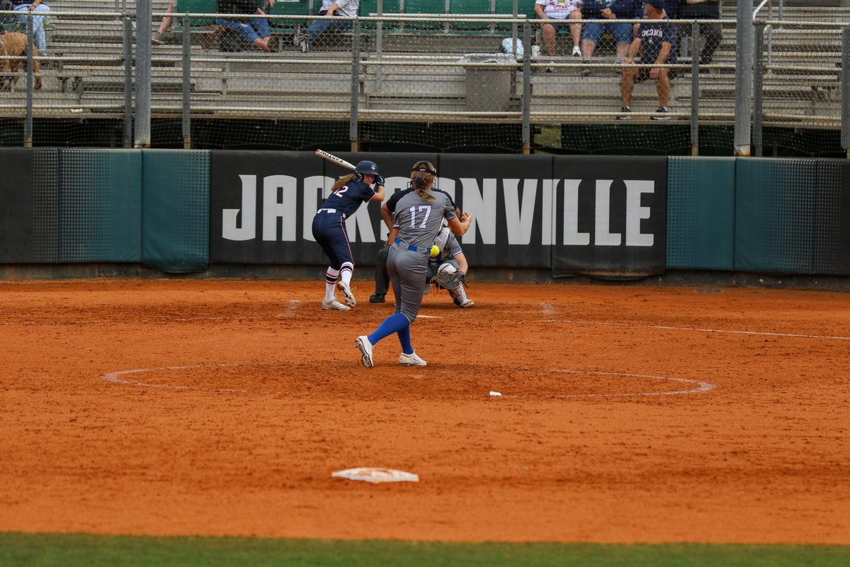After giving up one run in the first inning, Leila has gone four straight scoreless innings giving up just one hit!

#BLUEnited | ⚡️⬆️