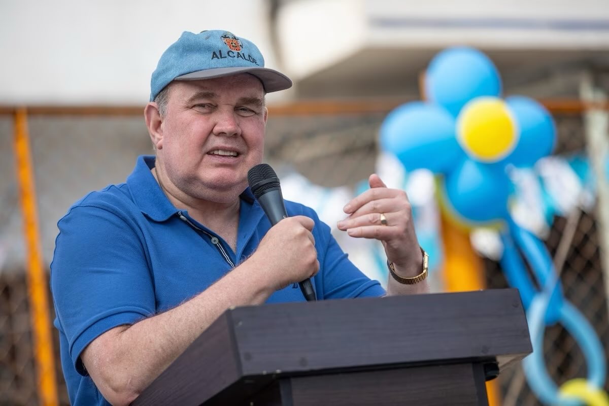 Como se disfruta placenteramente mirando a caviares y zurdos (y sus trolles) pasar de “contorsiones” a “convulsiones”, de torcer sus pescuezos y “voltear los ojos” a los entregados a Soros cuando <a href="/rlopezaliaga1/">Rafael López Aliaga</a> empieza a subir en las encuestas y los “exorciza”.
¡Épico!