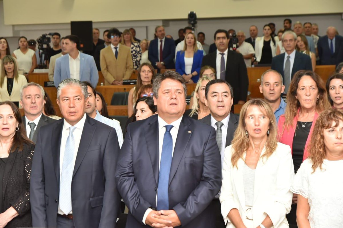 Acompañando junto al Gobernador la Apertura de Sesiones Ordinarias 2025
-
-
#AperturaDeSesiones2025 #OrgulloNeuquino #NeuquénCapital
