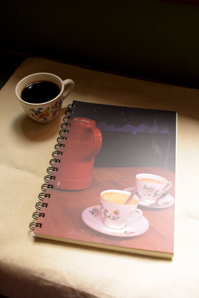 minnuparvis's tweet photo. Hola😌Soy fotógrafa y mande a hacer cuadernos con mis fotos. Son de tapa blanda, tamaño A5 y tienen 80 hojas lisas. Si te gusta alguno me podes hablar por ig (@minnuuph). Y si no con un me gusta me ayudas un monton💌 https://t.co/LNvgYG9cec