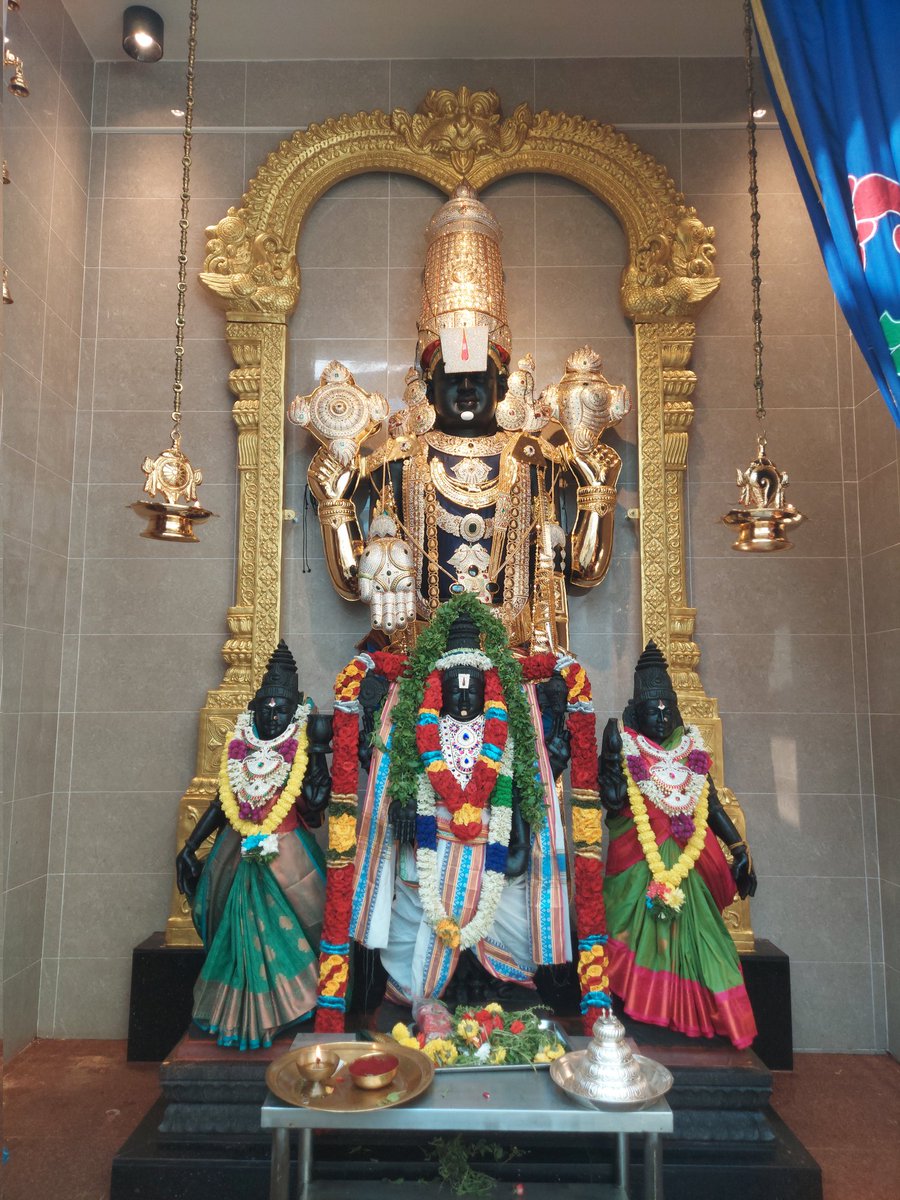 itsmebnsreddy30's tweet photo. Siva krishna Temple...💖🙏🏻
Govinda dharshnam completed💖😍🙏🏻
#Singapore #marsiling
#February15 #vibes2025 💖🤗 https://t.co/vF1tSHHGdv