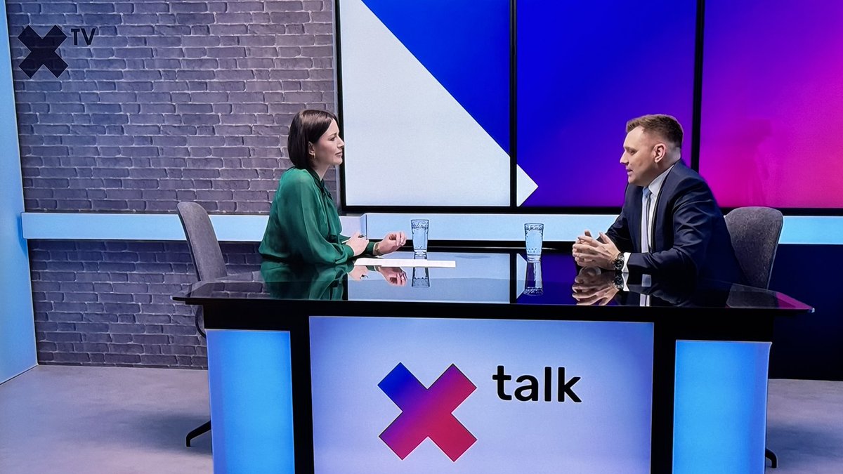 V Česku je taková míra svobody, že ani slovenský ministr životního prostředí pan Taraba netuší, že přišel na rozhovor do protivládní XTV. 
Což by se na Slovensku určitě stát nemohlo 😊
Trochu mám pocit, že je to jen díky tomu, že česká vláda nenálepkuje a neútočí na média….