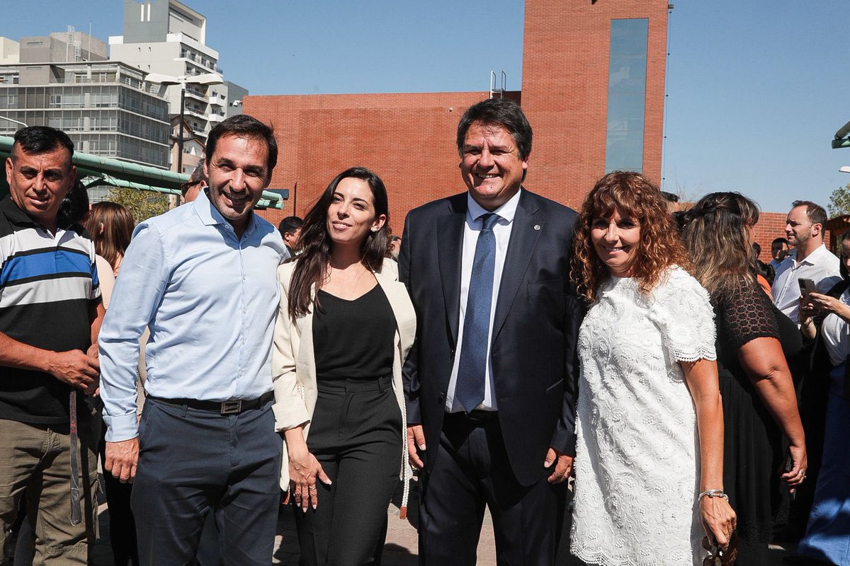 Se viene un año con proyectos transformadores para Neuquén. 
“Creo en el diálogo como única manera de resolver los conflictos. Un diálogo que desarrolle o la escucha. Creo en la libertad, la justicia y la democracia” @marianogaidook

#AperturadeSesiones2025 #NeuquenCapital