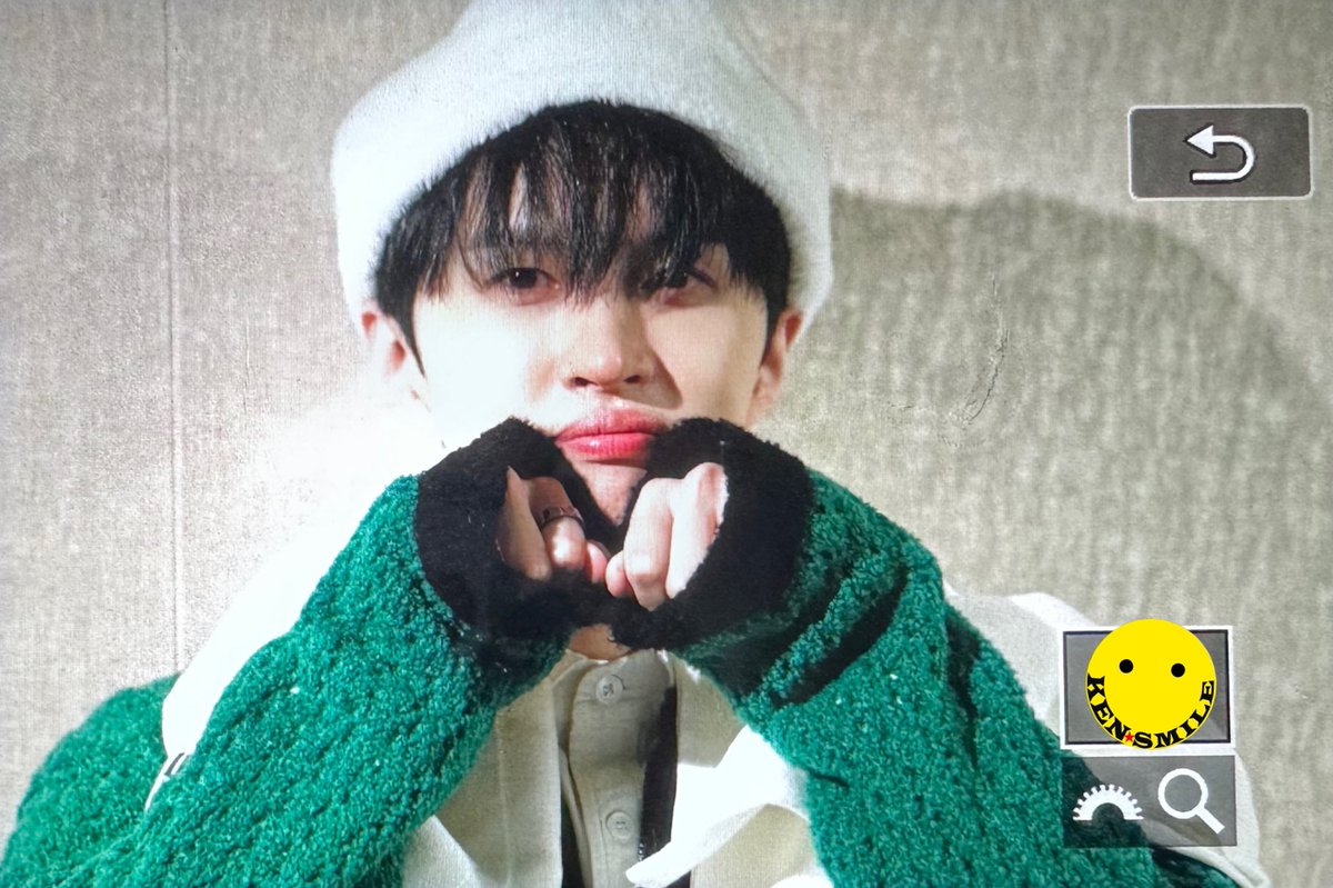 KENSMILE0406's tweet photo. 250215 대만 사인회
(@jaehwany0406 )

너무 귀여워 ㅠㅠ~💛
 #KEN #켄 #이재환 #쟈니 #PUZZLE #시나브로 https://t.co/hsADOVZh9V