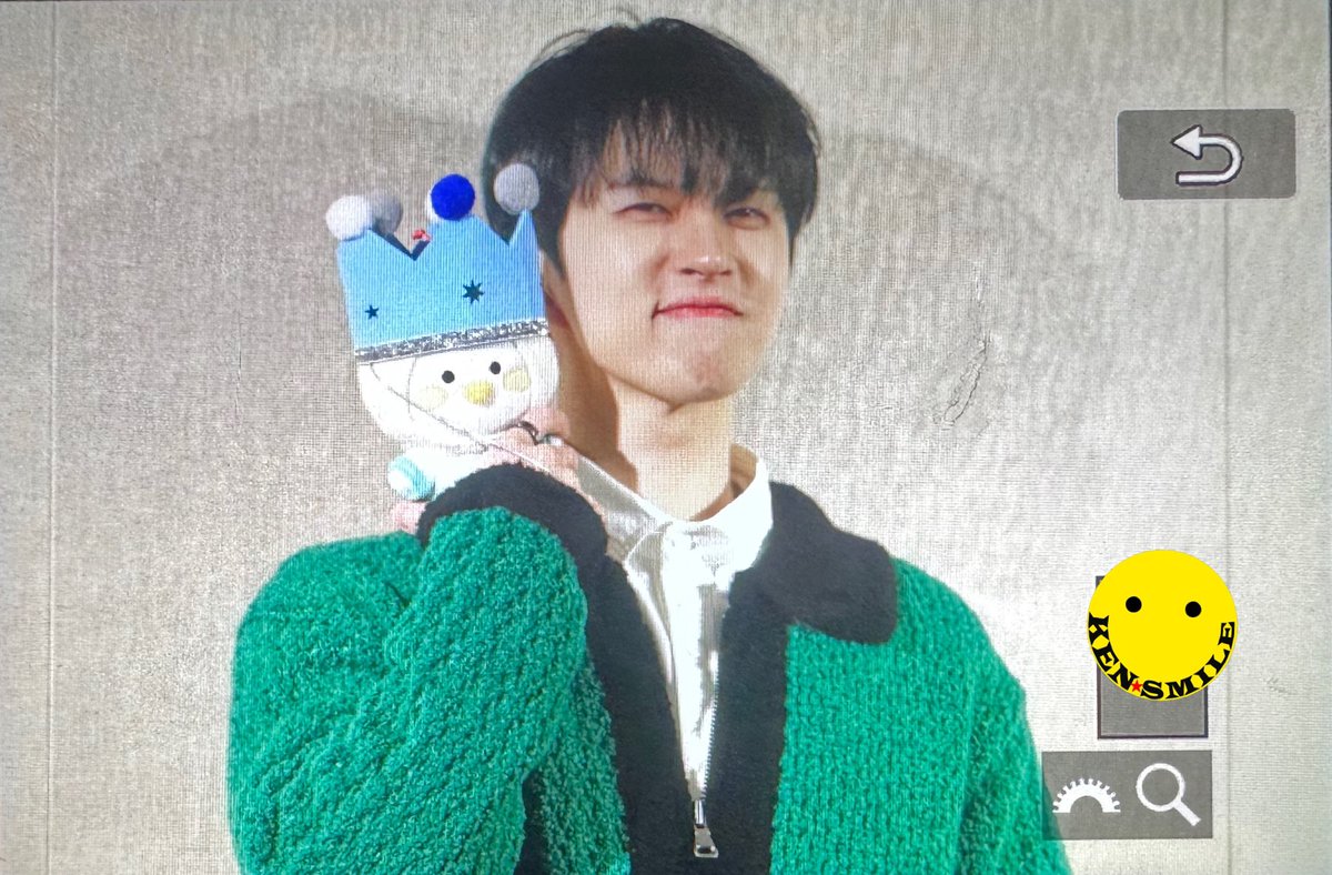 KENSMILE0406's tweet photo. 250215 대만 사인회
(@jaehwany0406 )

너무 귀여워 ㅠㅠ~💛
 #KEN #켄 #이재환 #쟈니 #PUZZLE #시나브로 https://t.co/hsADOVZh9V
