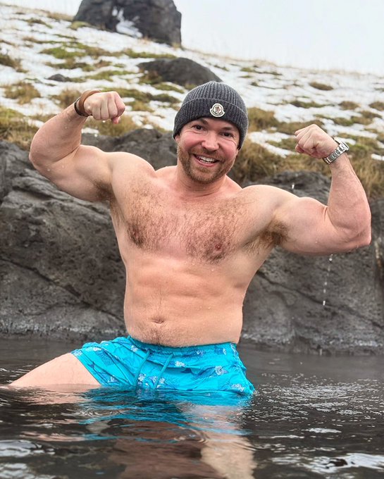 Watch Gabriel Cross's leaked NSFW photo on TwXstars