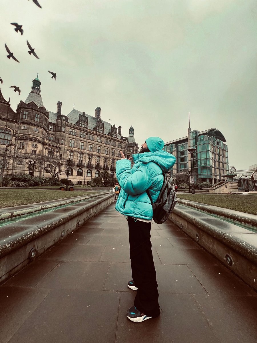 Sakın sen kuşlara uyma! ✌️🪶 
.
.
.

#Sheffield #travelphotography #travelgram #instatravel #mytravelgram #adventure #picoftheday #travelblogger #traveller #NextDestination #backpacker #travelingram #travelphoto #photography #photooftheday #picoftheday #trip #traveladdict #travel