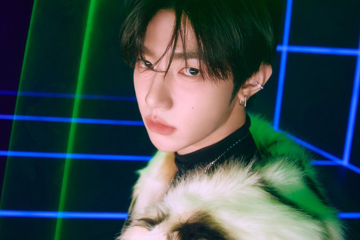 Seeking through the night, the fading silence transforms into noise. The feast is about to begin and I’m awakened to give in to the lore, its mysteries all fleshed out with resplendent lights that will guide me to the Blue Paradise.