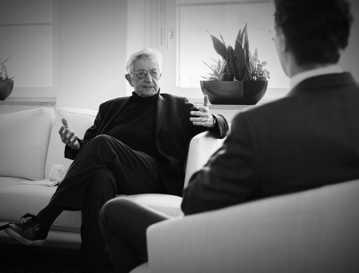 Mit Gerhart Baum verlieren wir einen großen Nordrhein-Westfalen und einen unermüdlichen Anwalt der Menschenrechte. Sein ganzes Handeln richtete er am Prinzip der Menschenwürde &amp; Freiheit aus. Er wird fehlen, als Mensch wie als Politiker. In Gedanken bin ich bei seiner Familie.