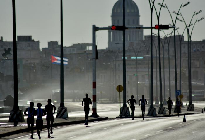 🏃‍♂️🚴‍♂️🏊ǀ Este domingo la capital cubana acogerá la novena edición del Triatlón de La Habana, que en esta oportunidad ofrecerá cupos para el área Centroamericana y del Caribe, rumbo a los II Juegos Panamericanos Junior Asunción-2025.
🔗acortar.link/deALSZ