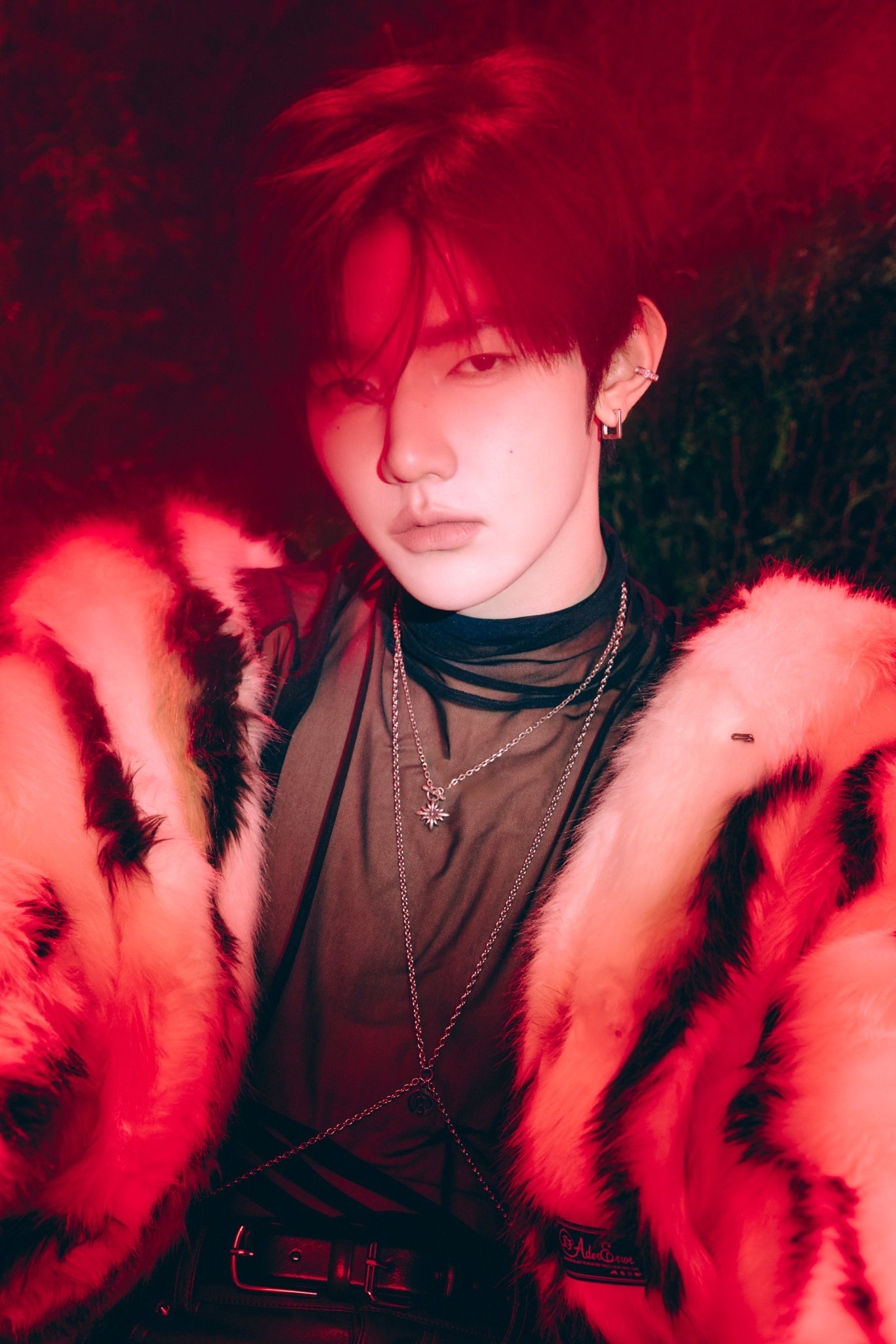 ジャンハオ着用　赤　長袖Tシャツ　ZEROBASEONE zhanghao 章昊 Gj1wyfObAAE0rMG.jpg:large