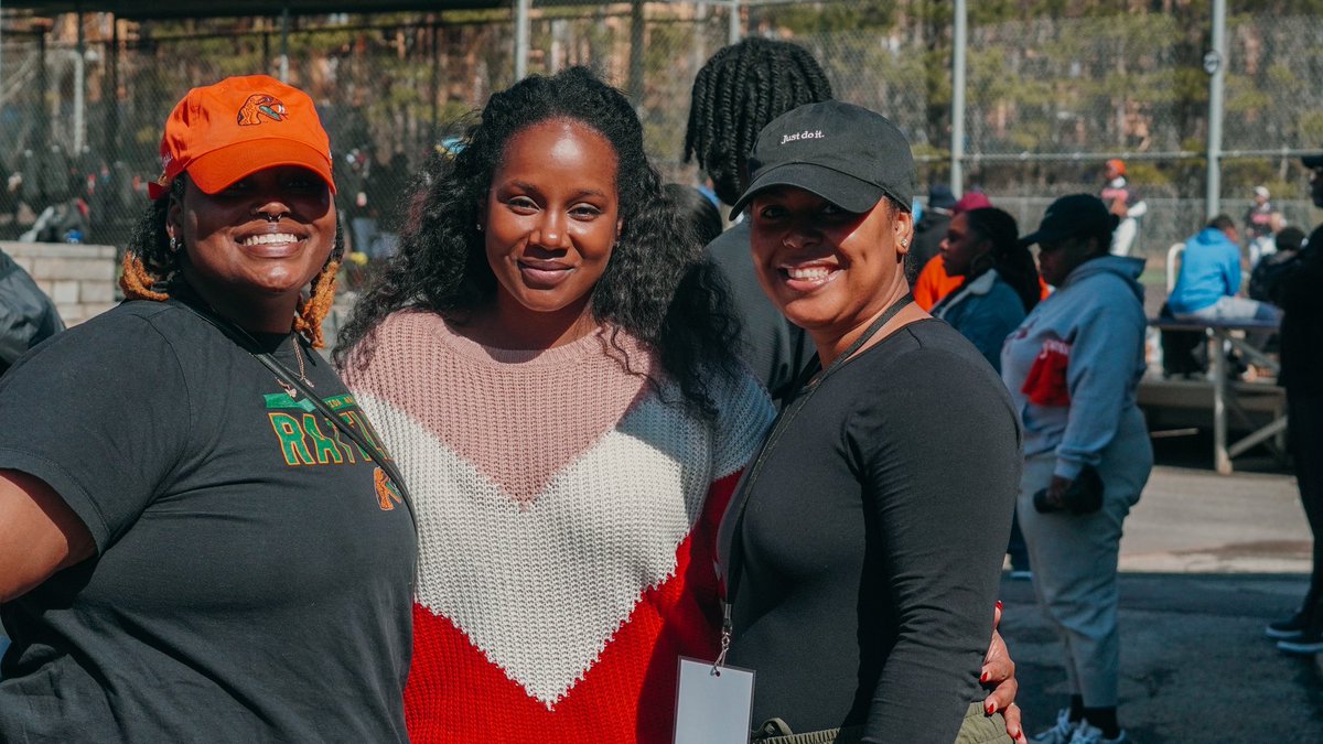 Day 1 was filled with sunshine and smiles ☀️😁
•
#hbcuinvitational #honorcoachmoody #hbcupride