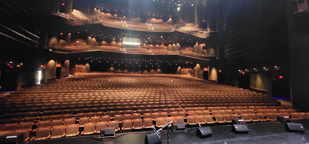 I had a great time last night singing with Sweet Honey in the Rock at the Bass Concert Hall in Austin, TX. So much Love! Next up, Baton Rouge, LA at the Manship Theater!

#SweetHoneyInTheRock 
#NavashaDaya 
#ArtistActivist 
#noartnofreedom