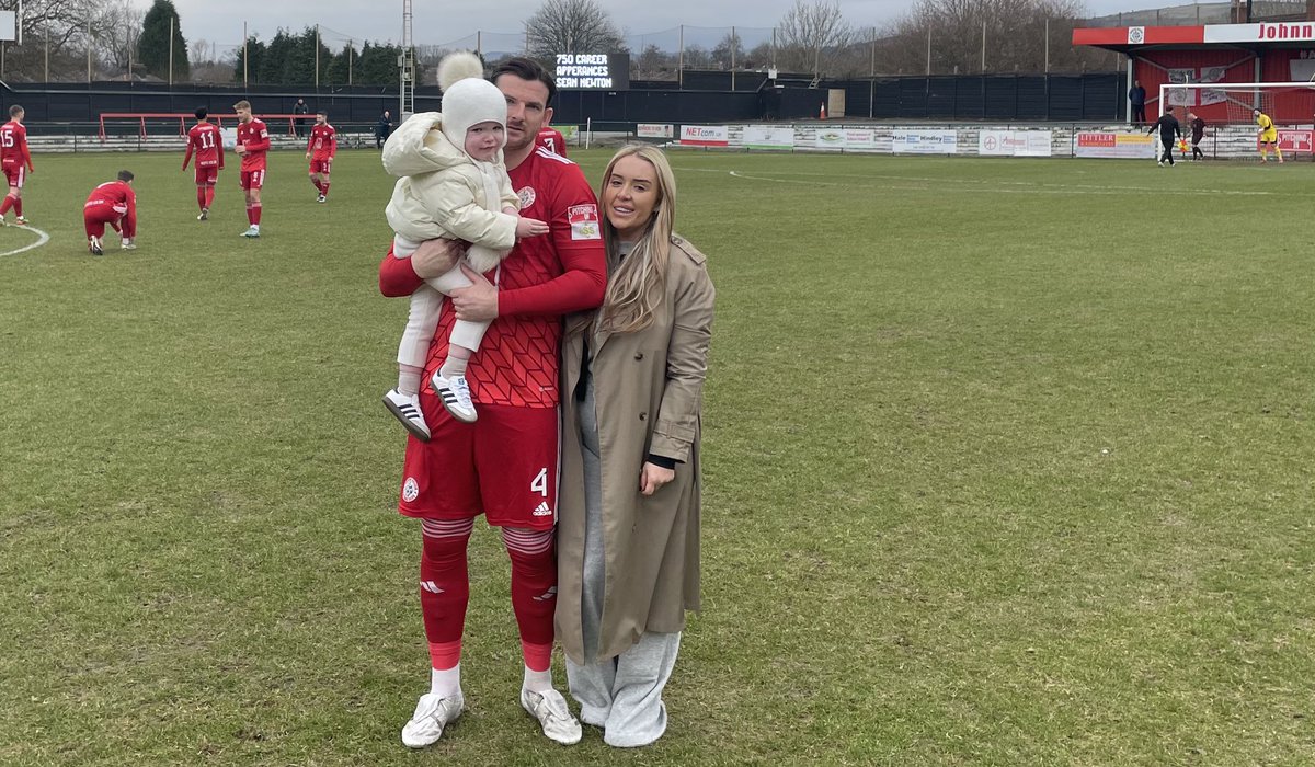 7️⃣5️⃣0️⃣ 𝐔𝐏!

Sean Newton brings up 750 career appearances!

Congratulations Newts!🔴⚪️

#aufc #RobinsRevolution