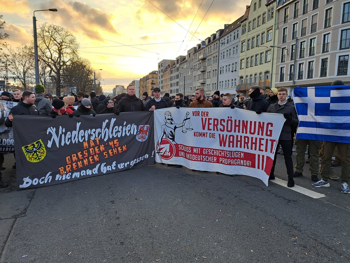 JNDeutschland's tweet image. Wir kommen so langsam zum Ende des Marsches.

##dd1302 #Dresden #dd1502