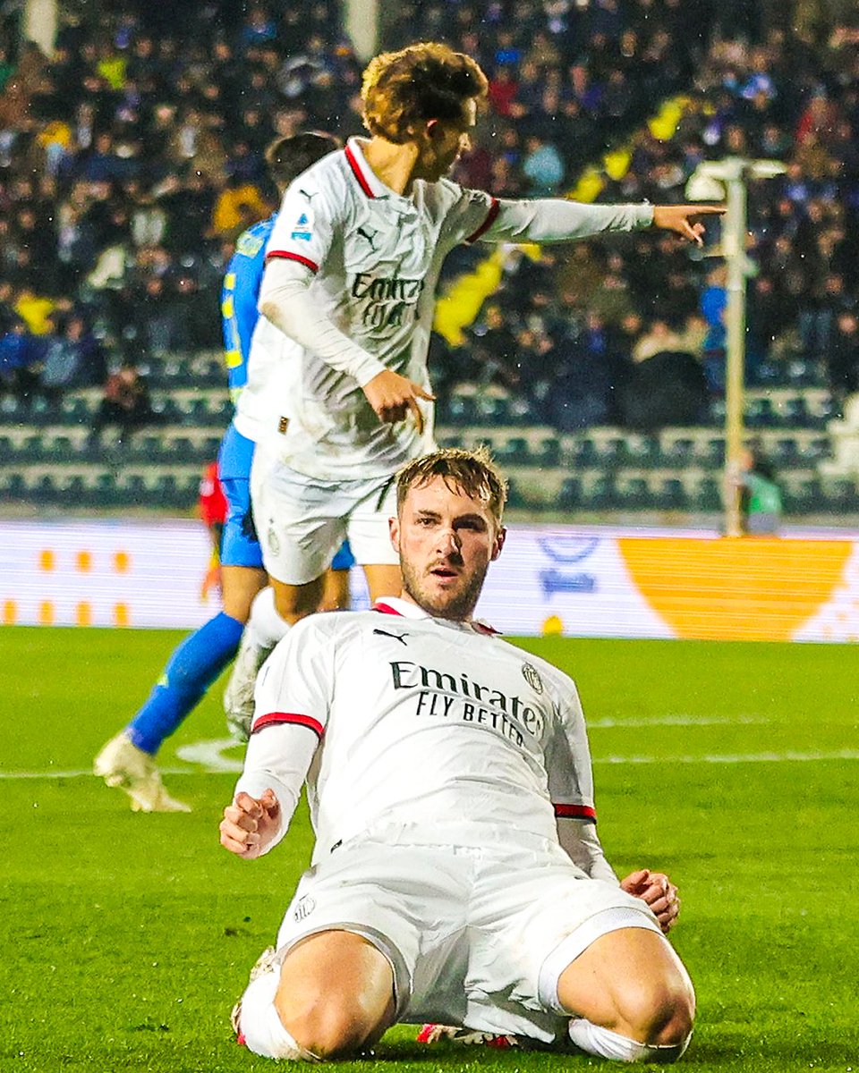 brfootball's tweet photo. Two Serie A games, two Serie A goals for Santiago Gimenez 🇲🇽 https://t.co/RtNZuUsPim