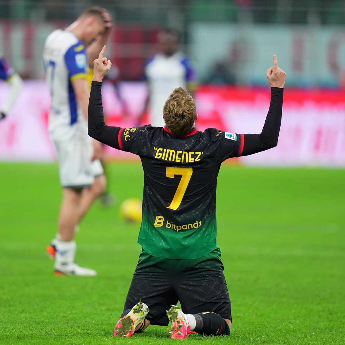 SerieA_EN's tweet photo. Goleador. 🇲🇽

#MilanVerona 1-0 https://t.co/hooxAphqYs