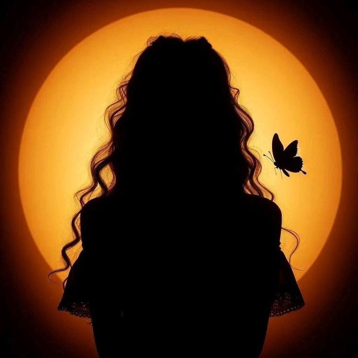 ......

كانت زهرةً ملونةً كأجنحة فراشةٍ، تملكُ روحَ نَجمةٍ ربيعيةٍ، كما لو إنها خليط لِكل البهجةِ في هذا العالم🦋🤎.

تصبحون على خيراااات الله 🍃🍃

......