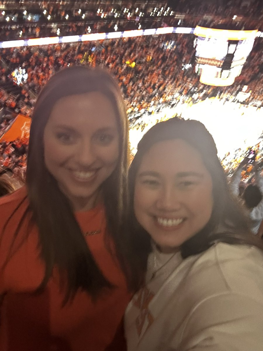 LesaChi23's tweet photo. 🧡BasketVOLS win🧡
@Vol_Hoops 
#GoVols https://t.co/KcHqAfCbAI