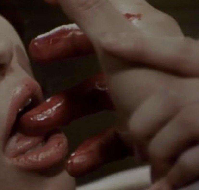 ༺ ♡ 。♥ ° ༻ (@rottnrwabbit) on Twitter photo 