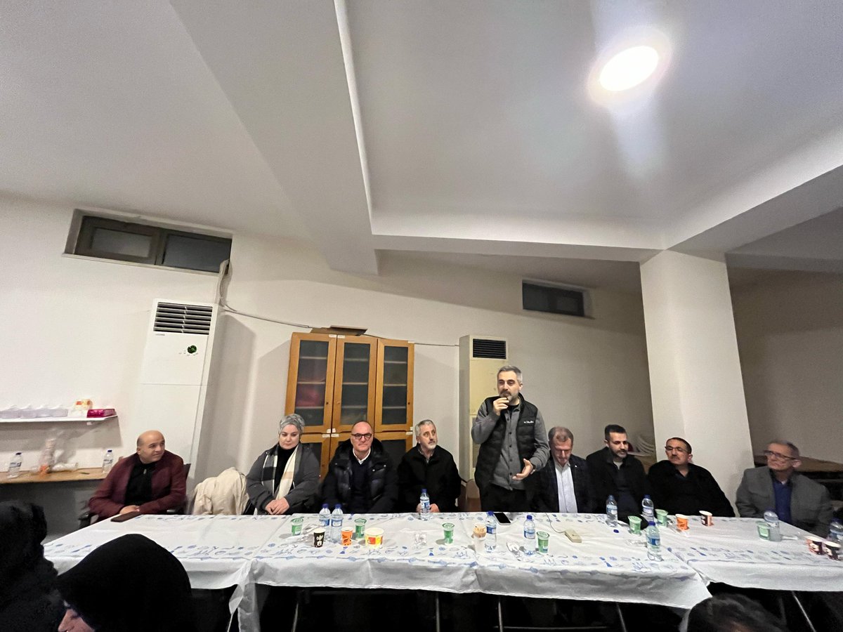 burakcifci34's tweet photo. Sefa Merve Yardımlaşma ve Dayanışma Derneğinin düzenlemiş olduğu, çocuklarımızın başarılı bir şekilde tamamladığı Kuran Kursu dönemine atfen tertip edilen programa Teşkilat mensuplarımız ile katıldık.

Komşularımızın ve çocuklarımızın mutlu anına şahitlik ettik.

Rabbim sayılarını çoğaltsın İnşaAllah.

@atasehirakparti 
@abdullahozdemir