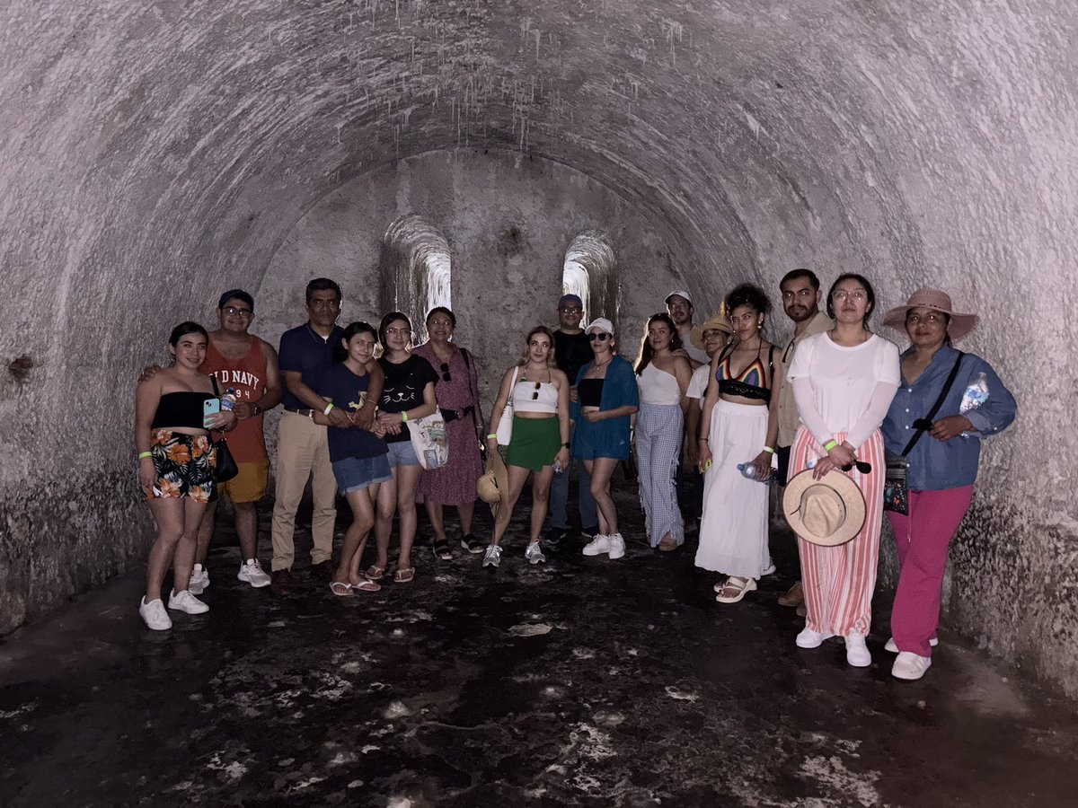 de_ejea's tweet photo. #Prisioneros #visitantes #conociendo la #fortaleza de #sanjuandeulua #selfiedelrecuerdo #graciasporsuvisita #guiasdeturistasejeaveracruz #elizabethaburto👍 https://t.co/AsSK2EeTOh