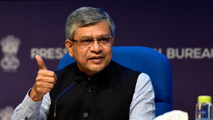 सुनिए अश्वनी वैष्णव जी, थोड़ी सी भी शर्म अगर बची है! तो रेल मंत्रालय से इस्तीफा दो?
#ResignRailwayMinister