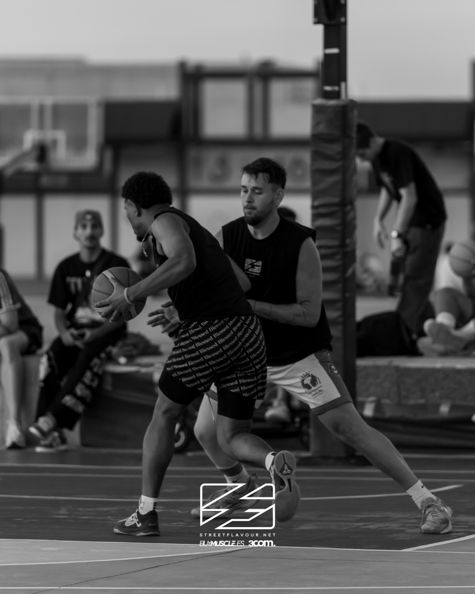 StreetFlavour's tweet photo. 🤷🏻‍♂️ Y lo que se vivió ayer en Siete Palmas, ¿qué fue?

📸 Aquí tienen el paso de nuestro jugador Ale Martín en el Park Takeover de ayer en lad pistas de Pepe Armas, Siete Palmas.

Aunque parezca pleno 2011, no lo es😅

¡Gracias a tod@s por hacer posible este encuentro!🤜🤛 https://t.co/PO3yNnTdig