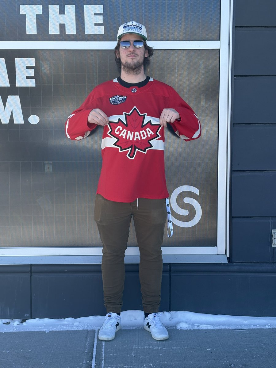 SFSstalbert's tweet image. Only a couple of Four Nations Canada Jerseys left! Come grab one before the big game tonight #fournations #canada
