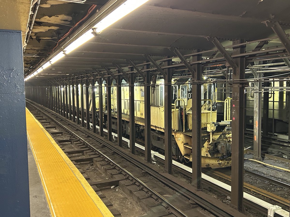 The smell of napalm in the morning? Try diesel locomotive exhaust in the #NYsubway.