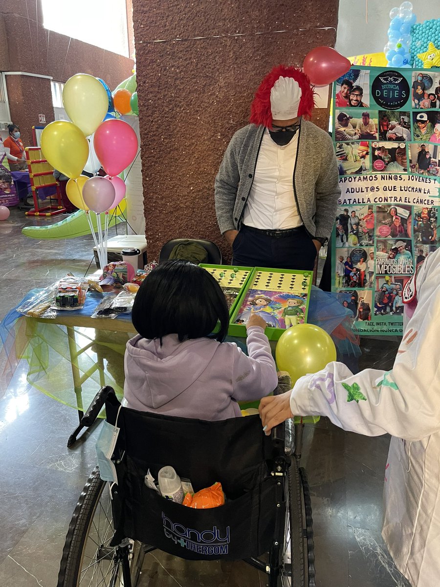 FunNunDejdVol's tweet photo. Festejo Día Internacional Del Cáncer Infantil 2025 🎗️

Gracias a Dios fue un gran honor el poder ser invitado a este increíble evento en conmemoración al Día internacional Del Cáncer Infantil en el hospital Federico Gómez CDMX.

#fundacionnuncadejesdevolar #siguevolando #cancer https://t.co/7MFuytlkzG