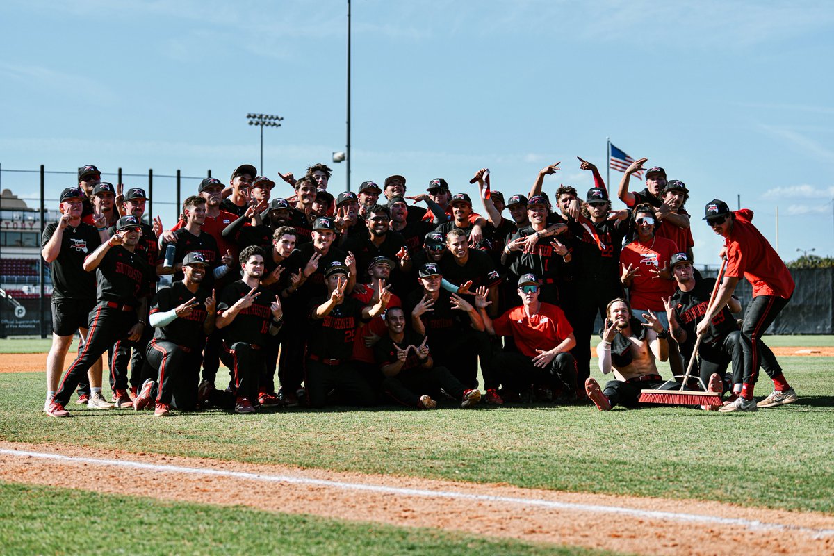 SEUFireBaseball's tweet photo. 😎 #FuelTheFire🔥 https://t.co/7Z2nrT09se