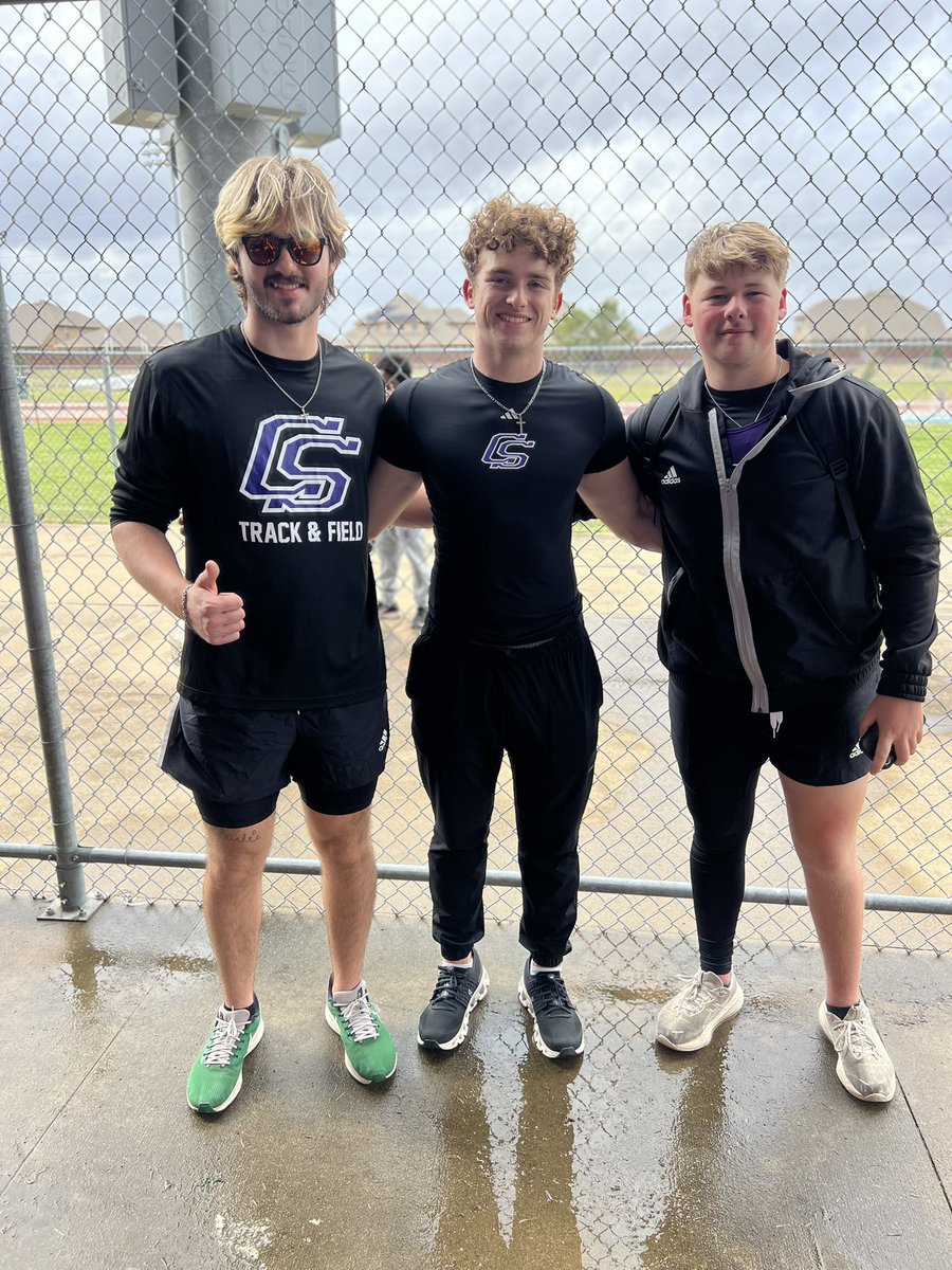 🥏Discus came to compete today!🥏

Cross McCue - 131-3.25
Cole Flanagan made his discus debut
<a href="/FarrellChaarlie/">Charlie Farrell</a> - 🚨NEW SCHOOL RECORD🚨 163-10