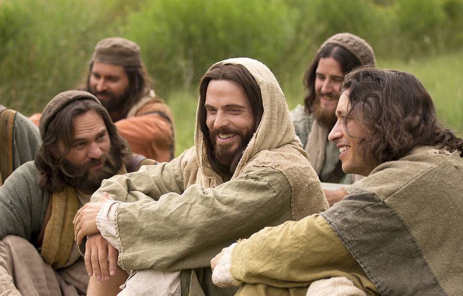 Jeremías 17,5-8 "Bendito quien confía en el Señor".  Salmo 1 "El Señor protege el camino de los justos".  1 Corintios 15,12 "Cristo resucitó de entre los muertos".  Lucas 6,17.20-26 "¡Felices!"