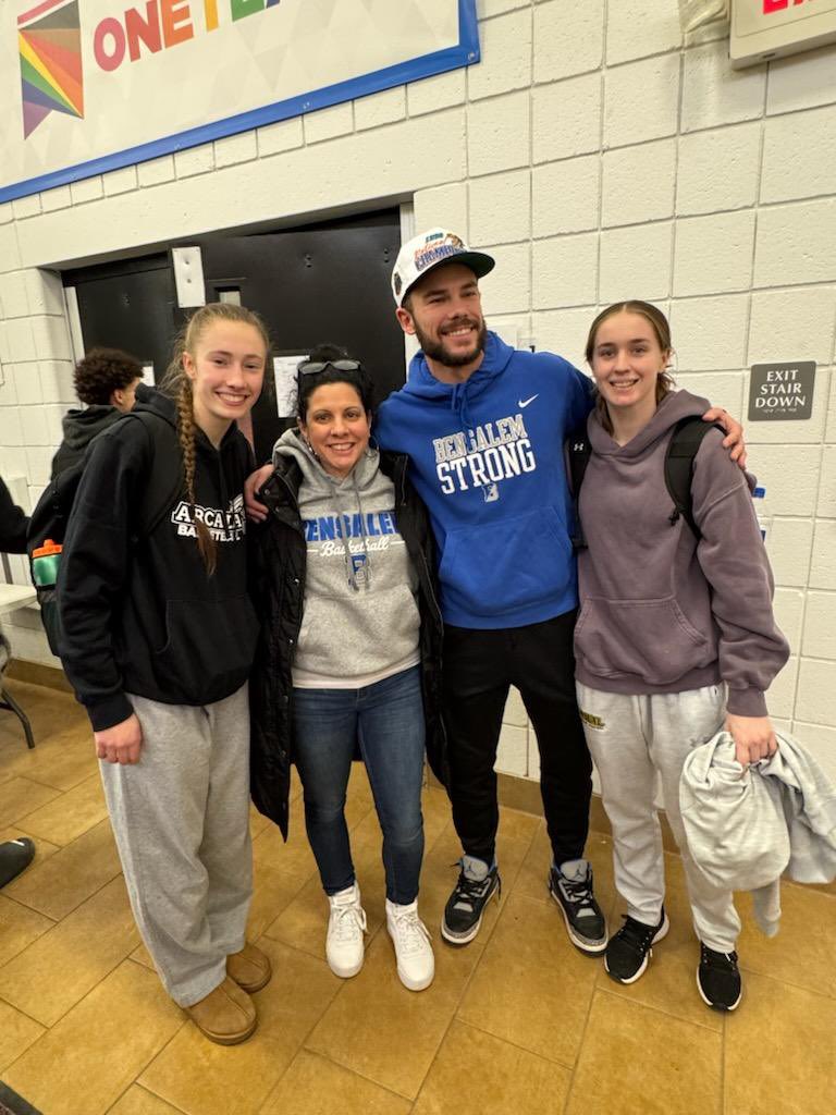 Delaney Bell notches her 1000th career point for Arcadia in a win over Del Val. Congrats Del! Was a special game to be able to watch with two Bensalem GBB alumni playing against each other ! Haley Keenan 2020 and Delaney Bell 2022 🦉🏀