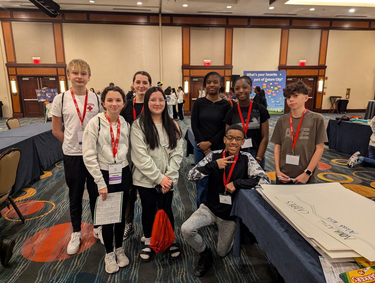 MrsHying's tweet photo. @MiddleWaverly is checked in and ready for exploration, learning, and competition! @DiscoverEorg https://t.co/bkbhTl85Ce