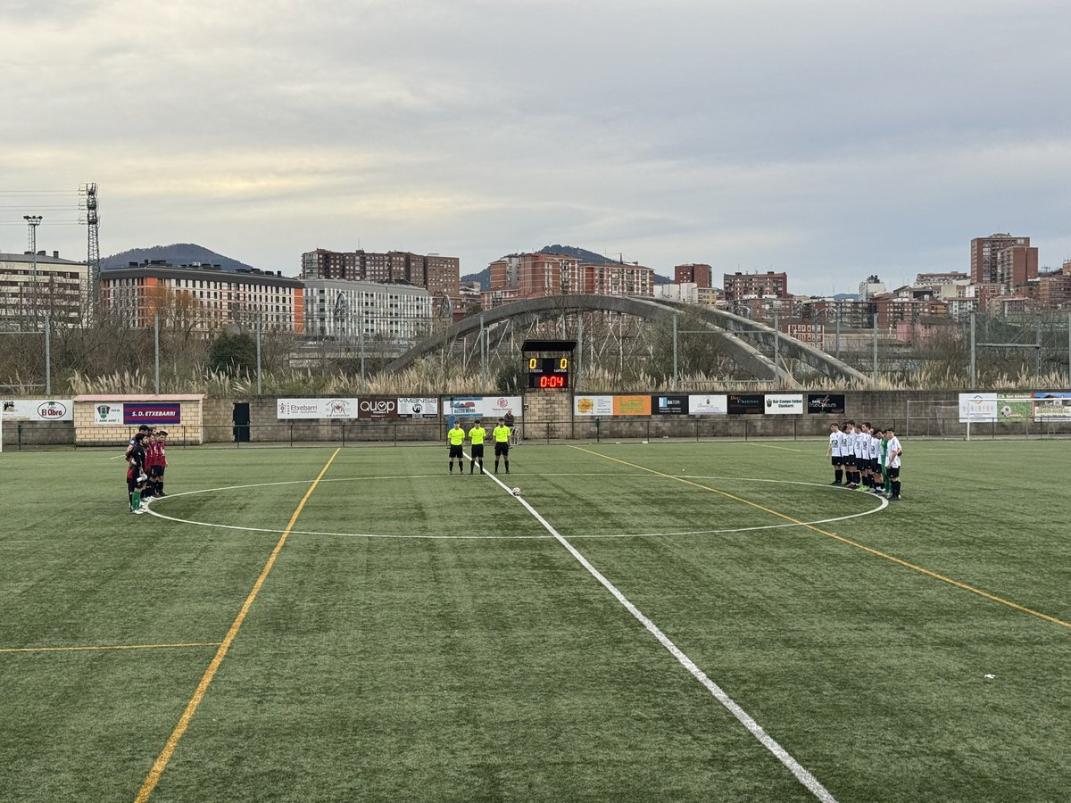 Alineación de la SD Etxebarri. 
Antes del partido se ha guardado un minuto de silencio en recuerdo de Antonio Zambrano.