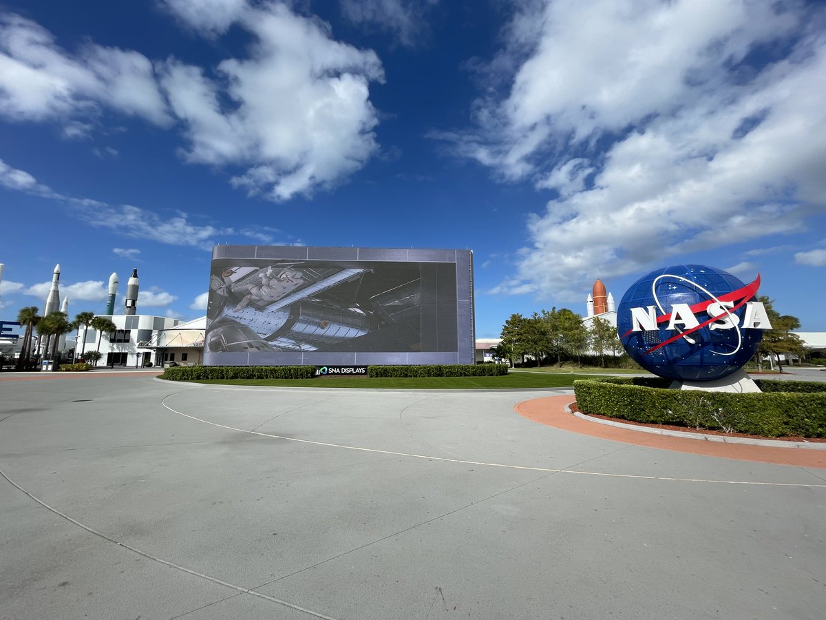 ExploreSpaceKSC's tweet photo. Get ready to explore at #KennedySpaceCenter Visitor Complex! #DiscoverSomethingReal when you come face to face with flight flown spacecraft or meet a real veteran NASA astronaut. https://t.co/3lnlN55oNN