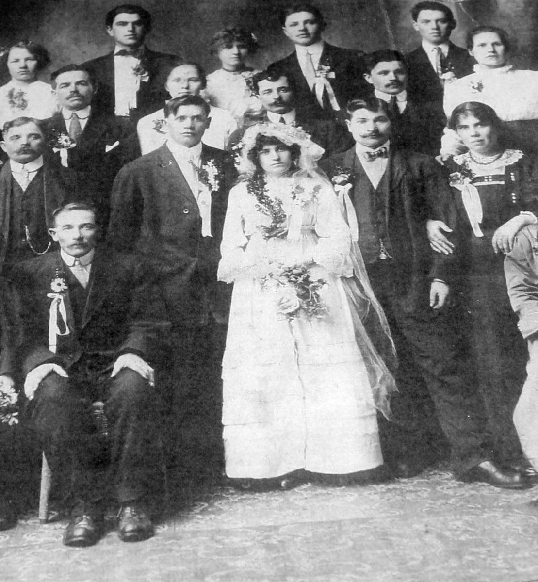 💍 ON THIS DAY 💍 

Pictured here is the wedding portrait of Andrezy (Andrew) Lorenowicz &amp; Hornorata (Nora) Polnik. They were married on this day in 1910 in Brandon. Photos like this one are now on display at Who’s In that Photo?, on until April 30, 2025. Don't miss it!