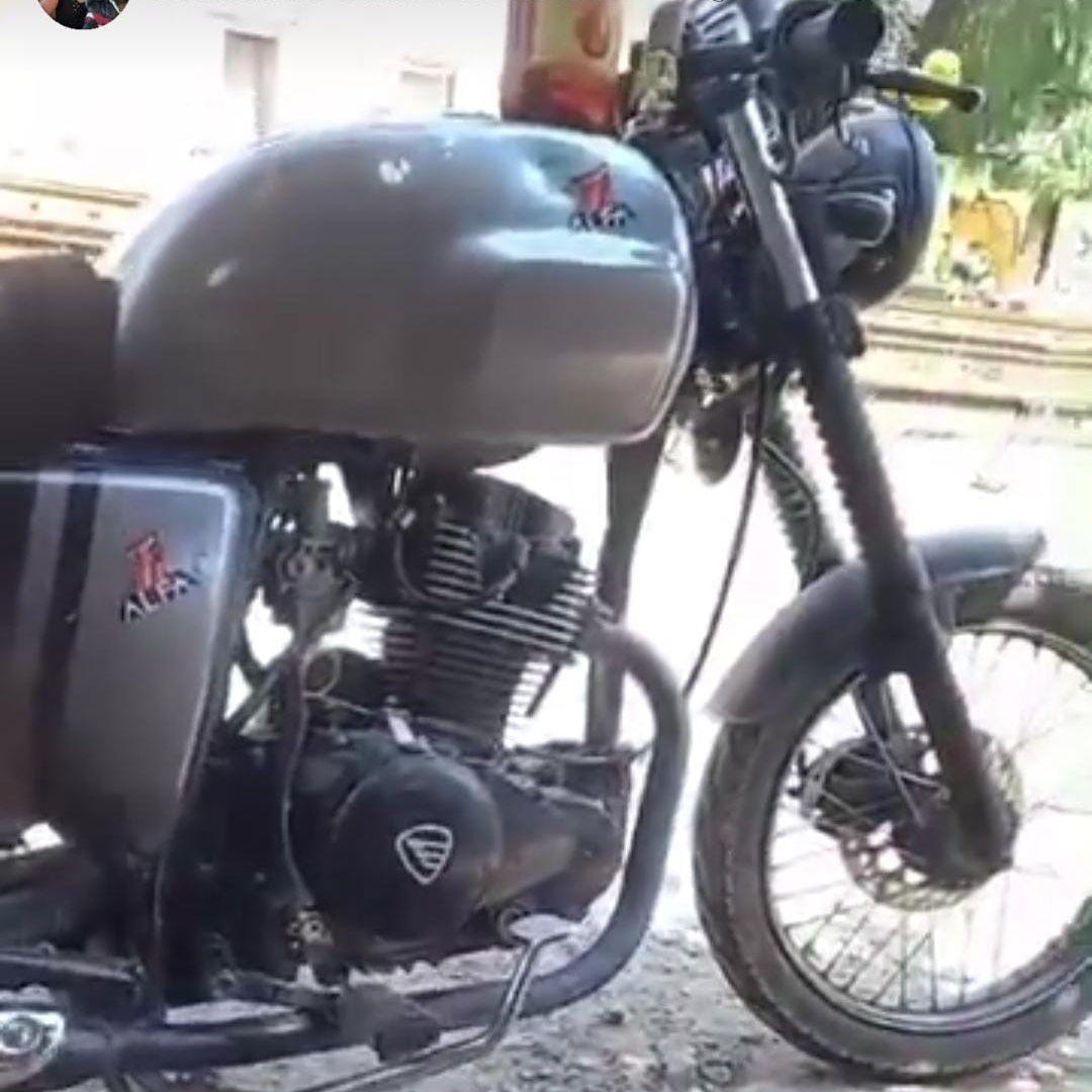 NewsSanmiguel's tweet image. 🔴 Reportan ahora el robo de una motocicleta en Lomas de San José en San Miguel de Allende.
🔴Llamaron al 911 pero los policías no han llegado

#SanMigueldeAllende #ReporteRobo 
@pazgobgente @FSPE_Gto @GN_MEXICO_