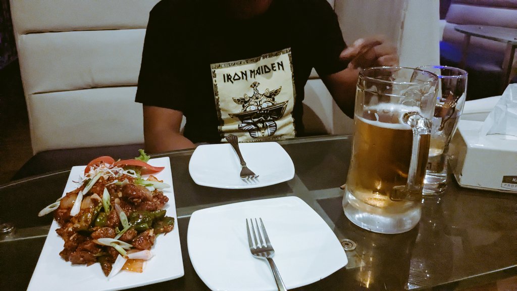 followdcounsel's tweet photo. Good beer, I mean great drought beer, great food and great fucking rock music at #LeRock on a Saturday night, couldn't ask for more! 
#NammaBengaluru 
#metalheads https://t.co/f1AnEgm8GG
