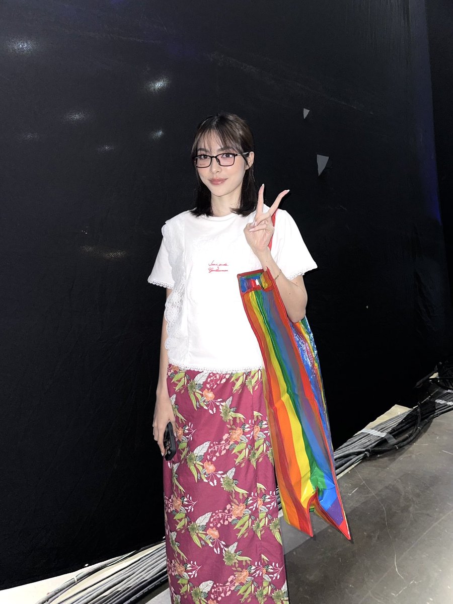 ถุงของขวัญสำหรับเจ้าของวันเกิดจ้า 
#เบิร์ดเดย์อิงฟ้า30ยังแจ๋ว