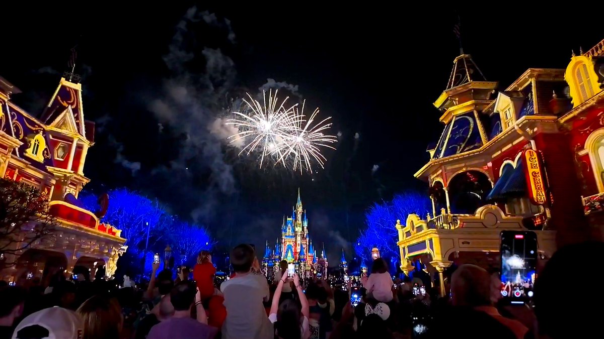 AprylAnonymous tweet media