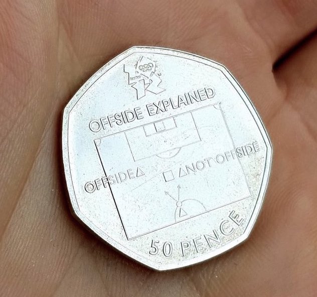 NoContextBrits's tweet photo. Would probably go to VAR now. https://t.co/Eaung9ydXI