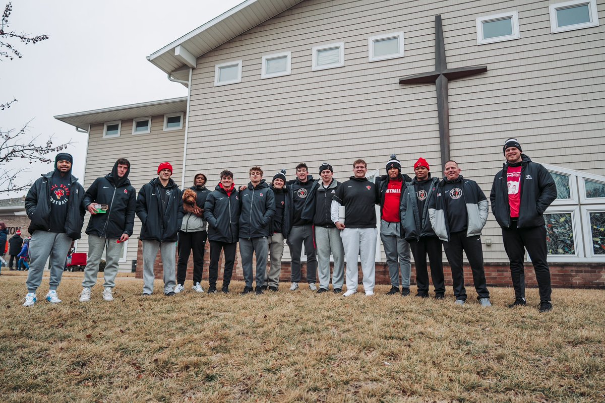 Ball State Football (@ballstatefb) on Twitter photo Supporting the community that supports us!
Over a dozen Cardinals and <a href="/CoachU_BSU/">Mike Uremovich ๐บ๐ธ</a> represented <a href="/BallStateFB/">Ball State Football</a> and <a href="/BallStateSports/">Ball State Sports</a> as part of the โWalk-A-Mileโ to benefit <a href="/MuncieMission/">Muncie Mission</a> ministries. Supporting the community that supports us!
Over a dozen Cardinals and <a href="/CoachU_BSU/">Mike Uremovich ๐บ๐ธ</a> represented <a href="/BallStateFB/">Ball State Football</a> and <a href="/BallStateSports/">Ball State Sports</a> as part of the โWalk-A-Mileโ to benefit <a href="/MuncieMission/">Muncie Mission</a> ministries.