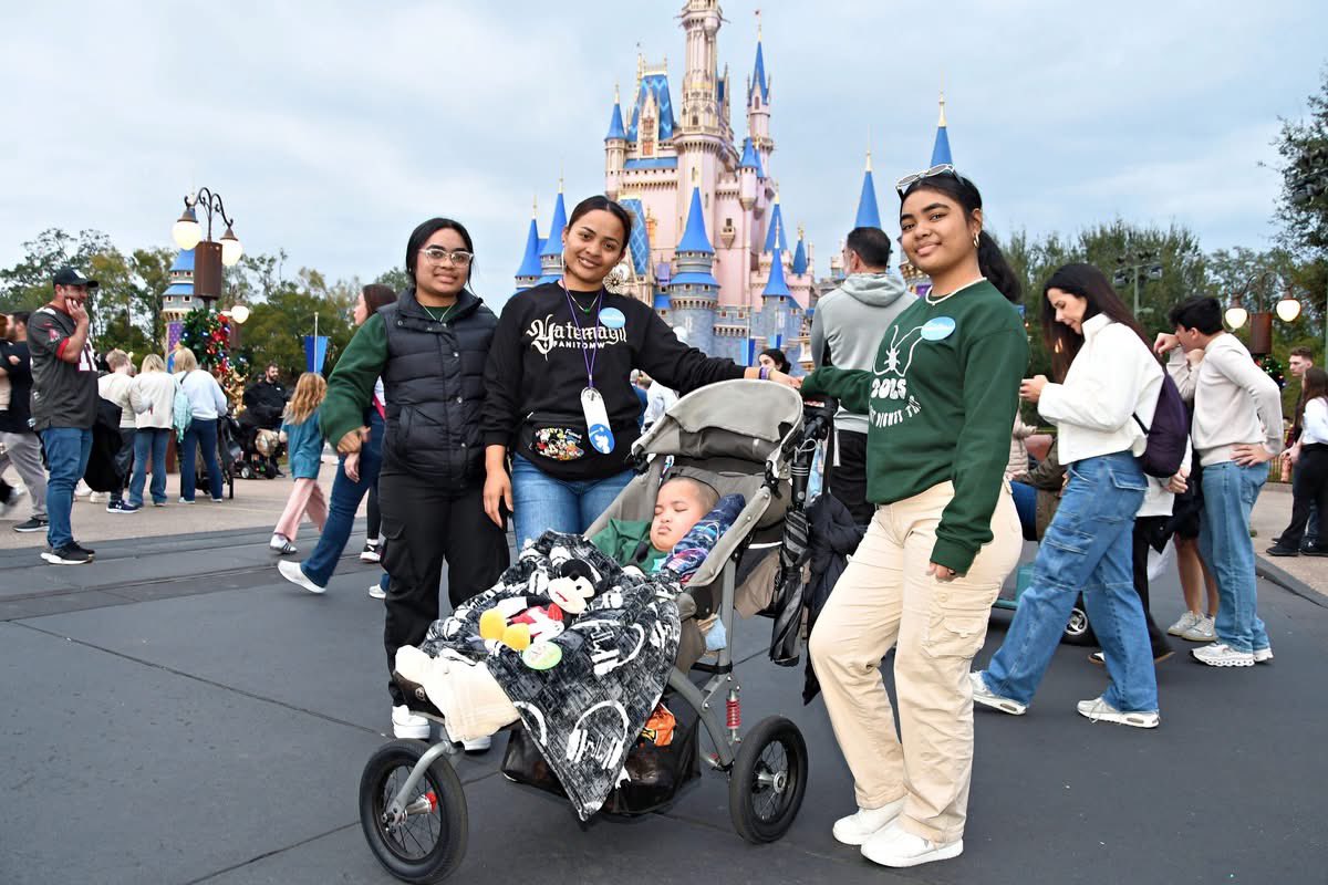 ORWish's tweet photo. “The trip was truly magical.” ✨
For Richard and his family, time spent together at the happiest place on earth was just what they needed.
“We truly had an amazing time,” said Richard’s mom. 😊 “It was the best thing ever.”
#WishGranted #MakeAWish #MakeAWishOregon #ORWish https://t.co/v8mDQSRV7e