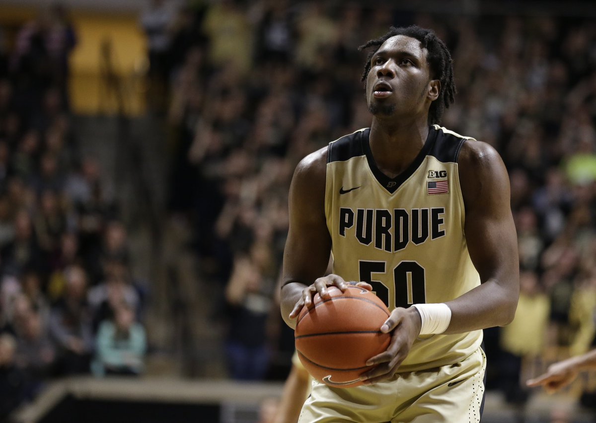 ZachVogt30's tweet photo. It’s Caleb Swanigan day in Mackey Arena.

It’s an incredible gesture by #Purdue to honor one of the greatest to ever wear the uniform.

The world misses you, 50.

Rest easy, Biggie. And as always — Boiler Up. https://t.co/OAKjBJSAFM